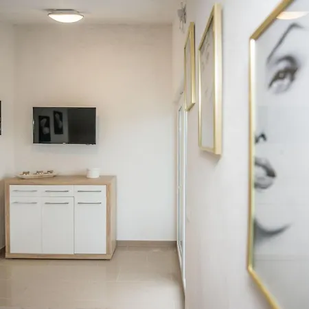 Kosic 4 By Interhome